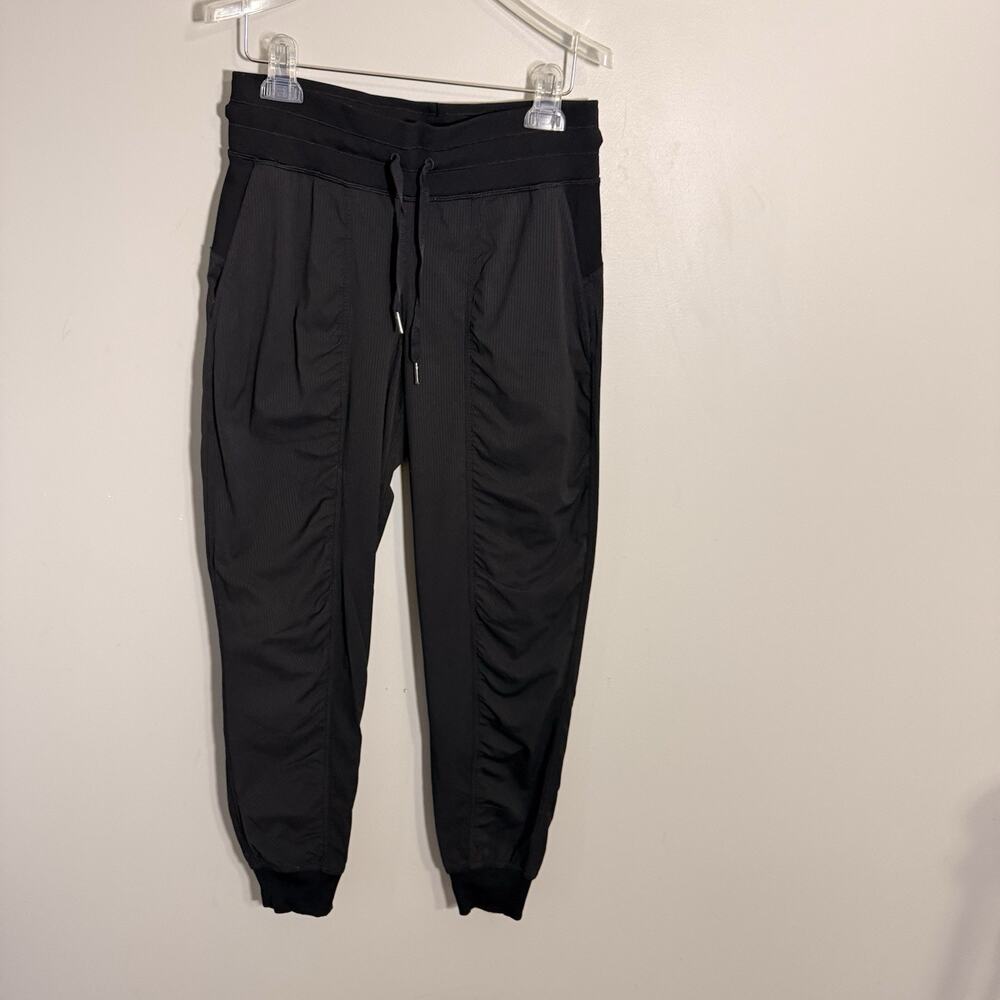 Lululemon Dance Studio Jogger Size 6 Athleisure Black Pants Pockets - Picture 1 of 5